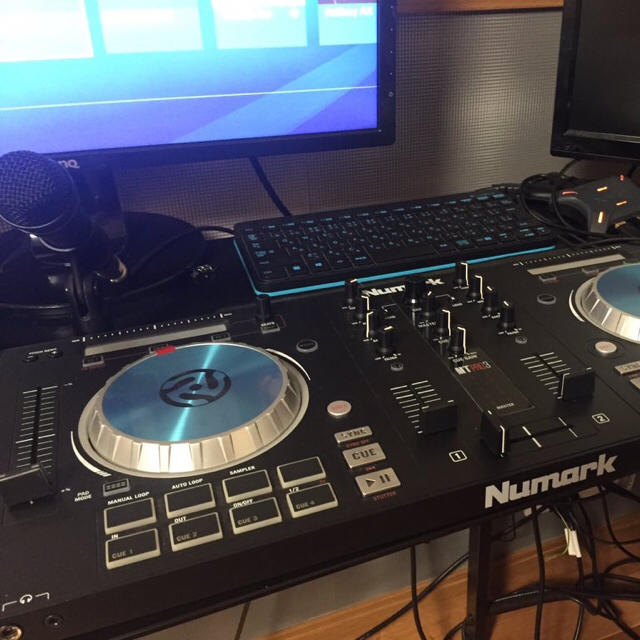 DJ始めたい人必見！ Numark MixRack Pro3 楽器のDJ機器(DJコントローラー)の商品写真