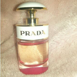 プラダ(PRADA)の最終お値下げ󾭖󾭖PRADA󾬏キャンディーキス( ˘ ³˘)♥(香水(女性用))