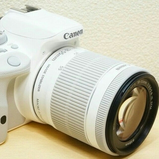 キヤノン(Canon)のセール中！Canon EOS Kiss X7 白 Ｗレンズ 予備バッテリー付き(その他)