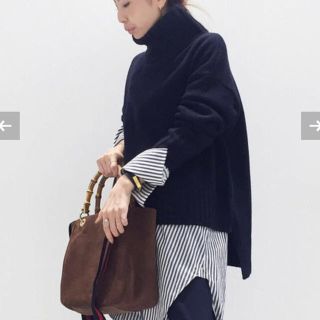 アパルトモンドゥーズィエムクラス(L'Appartement DEUXIEME CLASSE)の新品●Back Long タートルネックプルオーバー●ネイビー(ニット/セーター)