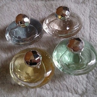 イヴサンローランボーテ(Yves Saint Laurent Beaute)のベビードール ミニ香水 4つ(香水(女性用))