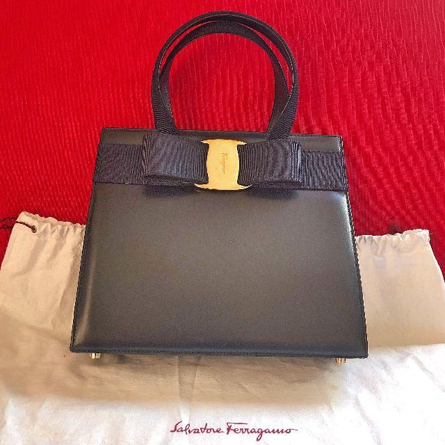 Salvatore Ferragamo(サルヴァトーレフェラガモ)の★フェラガモ★　ヴァラ　ハンドバッグ レディースのバッグ(ハンドバッグ)の商品写真