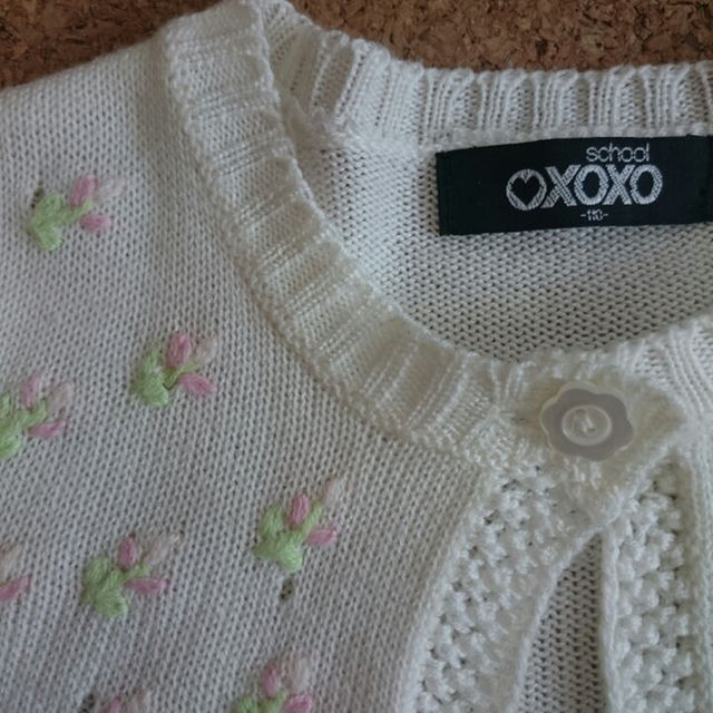 XOXO(キスキス)の中古 女の子 ニット ボレロカーディガン 110 xoxo school キッズ/ベビー/マタニティのキッズ服女の子用(90cm~)(ドレス/フォーマル)の商品写真