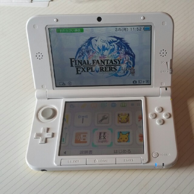 任天堂(ニンテンドウ)の新品同様美品　3DS LL  ピカチュウイエロー　カバー、フィルム付き エンタメ/ホビーのゲームソフト/ゲーム機本体(携帯用ゲーム機本体)の商品写真