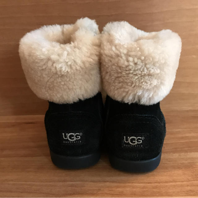 UGG(アグ)のuggブーツ キッズ/ベビー/マタニティのベビー靴/シューズ(~14cm)(ブーツ)の商品写真