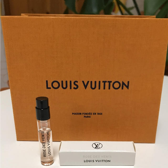 LOUIS VUITTON(ルイヴィトン)のローズデヴァン2ml  新品未使用です。 コスメ/美容の香水(ユニセックス)の商品写真