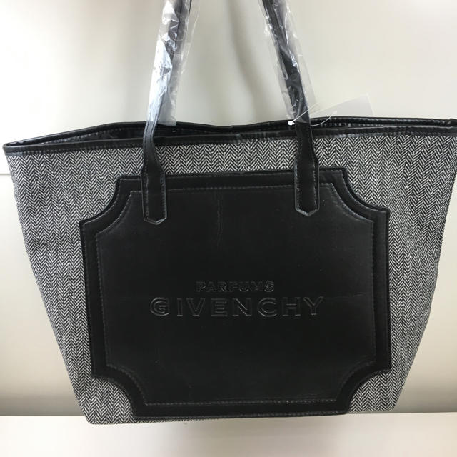 2015★GIVENCHY ジバンシィ スタッズ A4対応男女可 トート バッグ