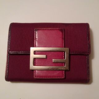 フェンディ(FENDI)の【最終値下げ】フェンディ 三つ折り 財布 ピンク パープル(財布)