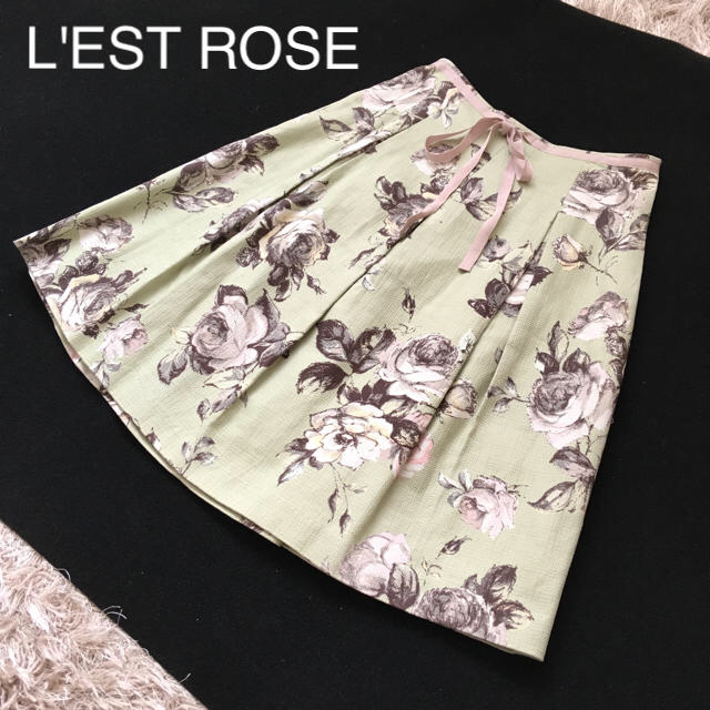 L'EST ROSE(レストローズ)のhanikochan様 専用 L'EST  ROSE バラ柄スカート レディースのスカート(ひざ丈スカート)の商品写真