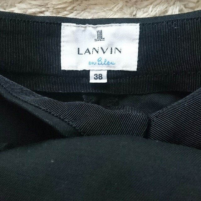 LANVIN en Bleu(ランバンオンブルー)のLANVIN en Bleu  ノットデザインデーパードパンツ レディースのパンツ(カジュアルパンツ)の商品写真