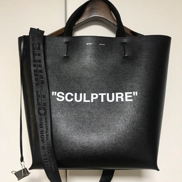 OFF-WHITE(オフホワイト)のOFF-ＷHITE SCULPTURE トートバッグ 新品正規品 メンズのバッグ(その他)の商品写真