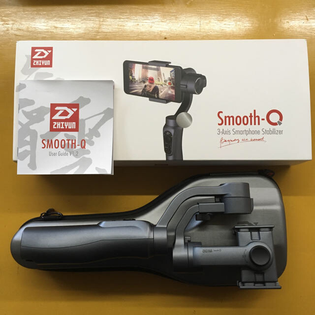 値下 Zhiyun Smooth-Q　スタビライザー リモコン付 スマホ/家電/カメラのスマホアクセサリー(自撮り棒)の商品写真