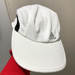 アディダス(adidas)のほぼ未使用 adidas キャップ  (キャップ)