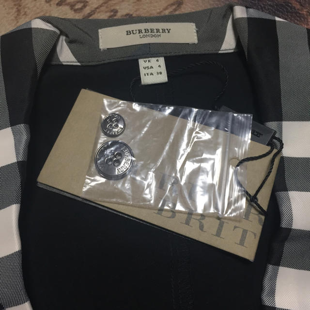 BURBERRY(バーバリー)のBURBERRY タイ付きシャツ レディースのトップス(シャツ/ブラウス(長袖/七分))の商品写真