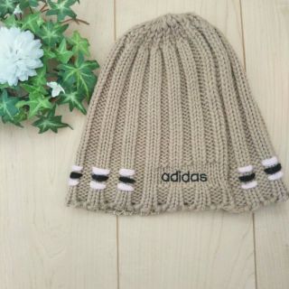 アディダス(adidas)の値下げ！980円→780円★adidasベビーキッズニット帽子★おしゃれ&防寒に(帽子)