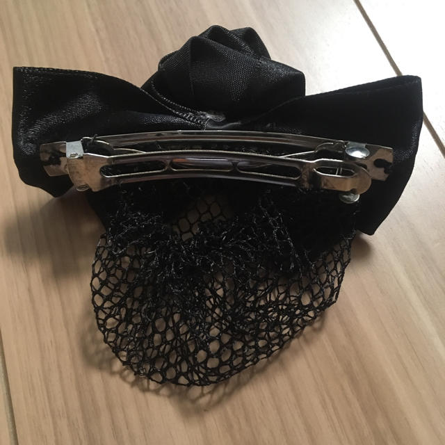 バレッタ 黒 リボン ネット付き レディースのヘアアクセサリー(バレッタ/ヘアクリップ)の商品写真