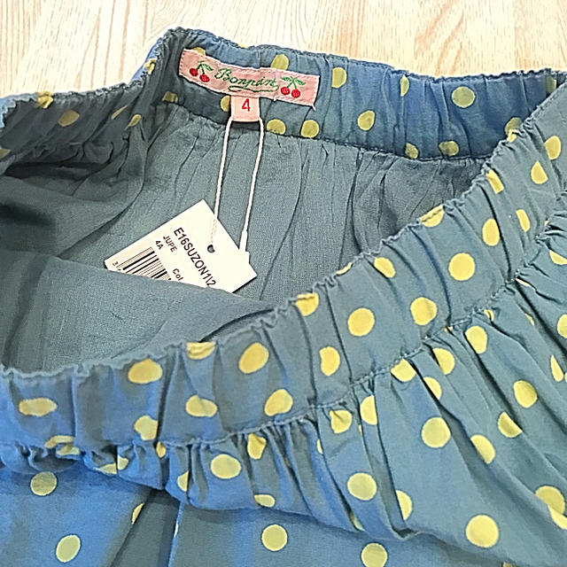 Bonpoint(ボンポワン)のボンポワン 16SS ドットスカート ブルー 4ans 新品 キッズ/ベビー/マタニティのキッズ服女の子用(90cm~)(スカート)の商品写真