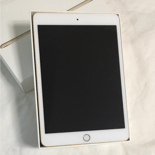 iPad(アイパッド)のiPad mini3 本体 Wi-Fi 16GB Gold スマホ/家電/カメラのPC/タブレット(タブレット)の商品写真