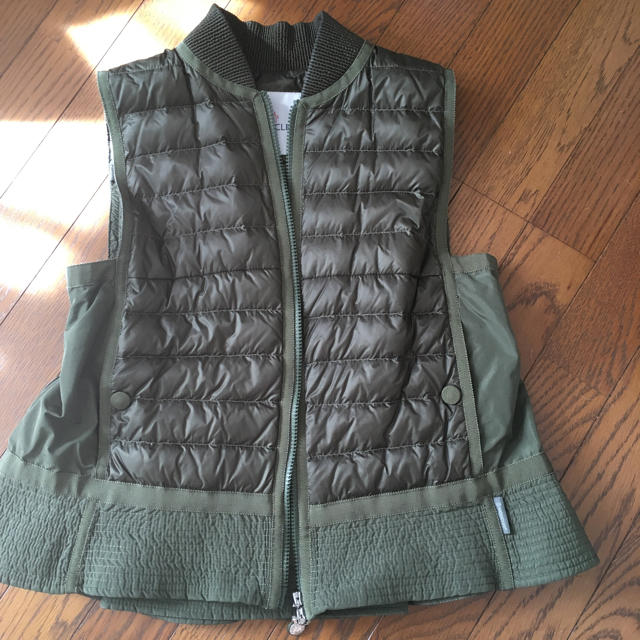 MONCLER(モンクレール)のモンクレール ベスト サイズ1 レディースのジャケット/アウター(ダウンベスト)の商品写真