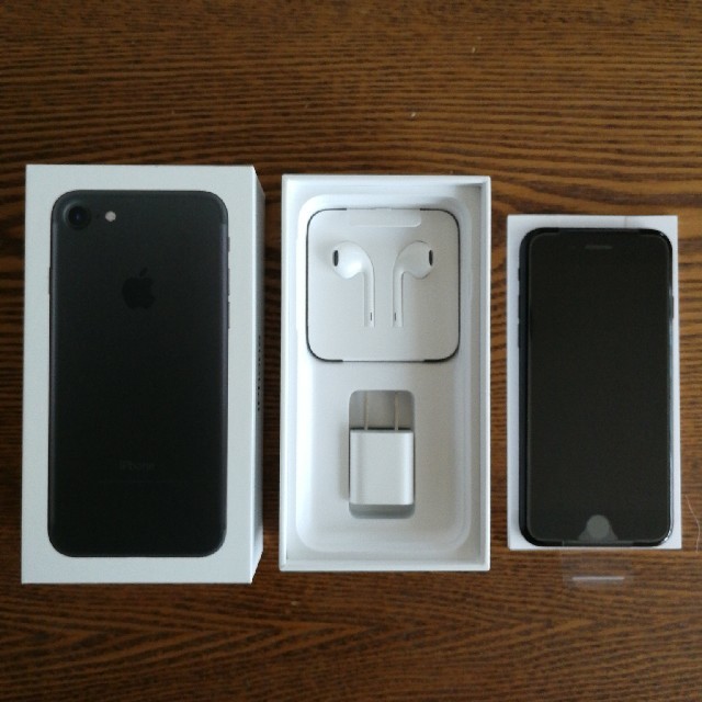 【 ムラノ様専用】iPhone7 32GB BLACK SIMフリーのサムネイル