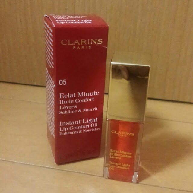 CLARINS(クラランス)のクラランス　コンフォートリップオイル　05　タンジェリン コスメ/美容のベースメイク/化粧品(リップグロス)の商品写真