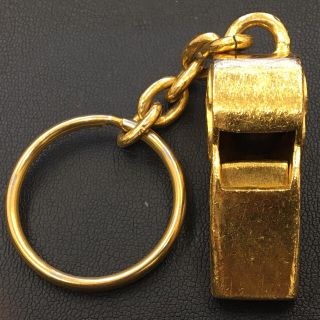 CHANEL 笛型ヴィンテージ キーホルダー