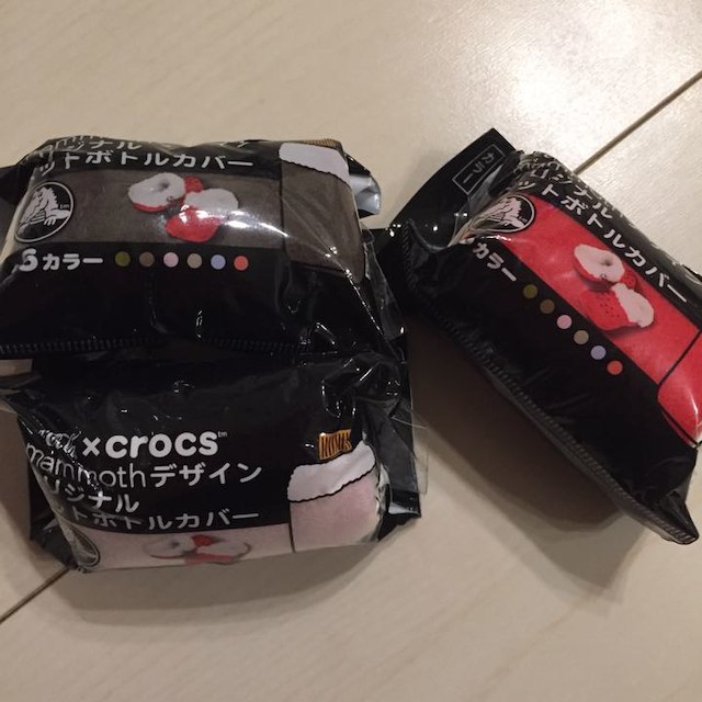 crocs(クロックス)の非売品☆クロックス ペットボトルカバー 3種 メンズのファッション小物(その他)の商品写真