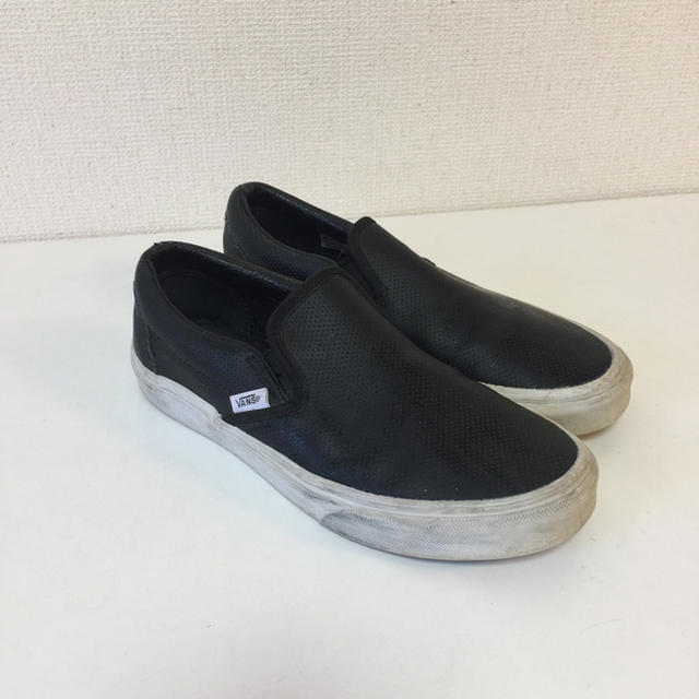 VANS(ヴァンズ)のmyupp様 VANS パンチングレザー☆スリッポン レディースの靴/シューズ(スリッポン/モカシン)の商品写真