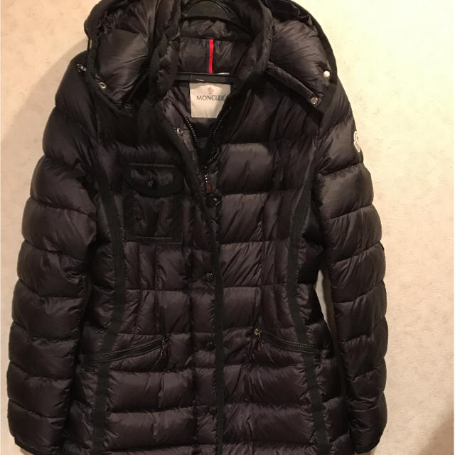 MONCLER(モンクレール)のMONCLER HERMINE 引越準備中様 専用 レディースのジャケット/アウター(ダウンコート)の商品写真