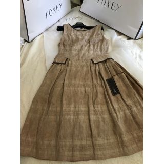 フォクシー(FOXEY)のFOXEY✨ワンピース40✨新品お値下げ💕(ひざ丈ワンピース)