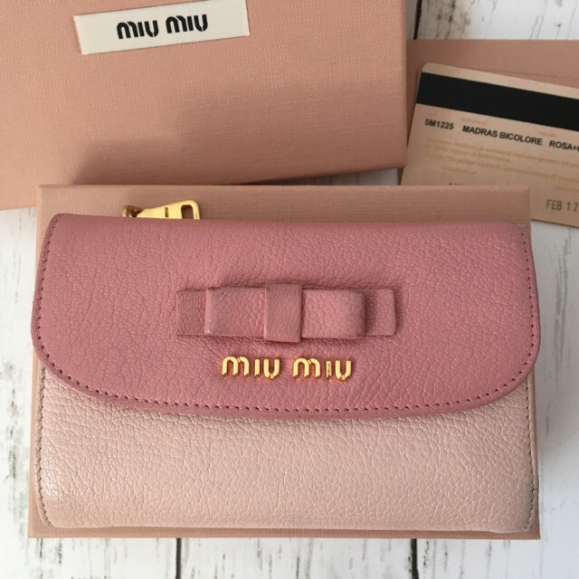 本日限破格♡miumiu マドラス 財布 ピンク バイカラー リボン