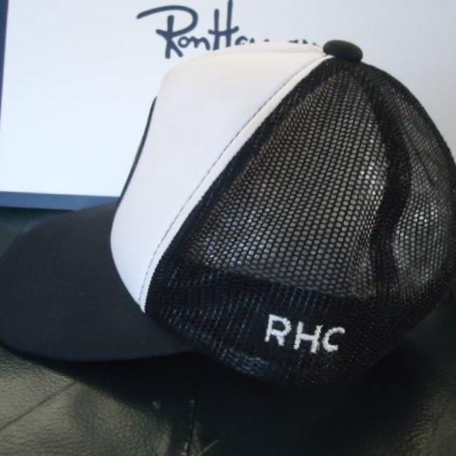Ron Herman(ロンハーマン)の即完売CHILLAX別注限定RHCロゴ刺繍ワッペンキャップロンハーマンチラックス メンズの帽子(キャップ)の商品写真