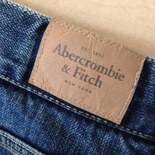 Abercrombie&Fitch(アバクロンビーアンドフィッチ)のアバクロ デニムショートパンツ レディースのパンツ(ショートパンツ)の商品写真