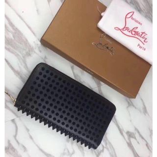 クリスチャンルブタン(Christian Louboutin)のクリスチャンルブタン長財布(長財布)