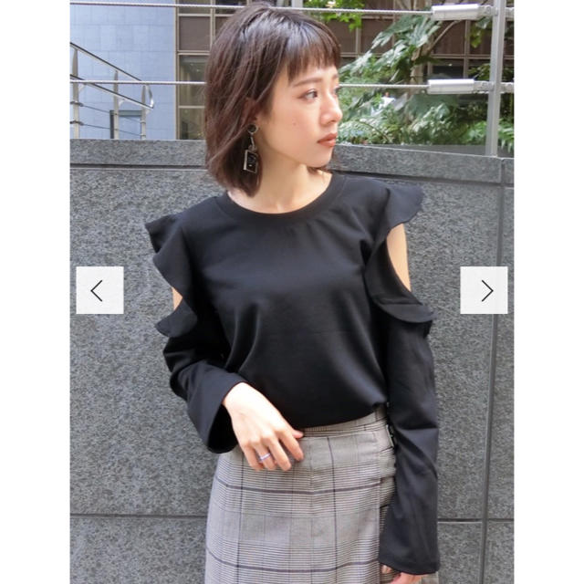 MURUA(ムルーア)の【新品】MURUA▷ショルダーカッティングトップス レディースのトップス(カットソー(長袖/七分))の商品写真