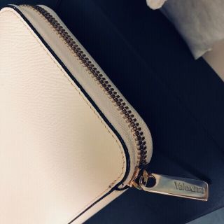本日中!【美品】ヴァレクストラ ラウンドジップ長財布