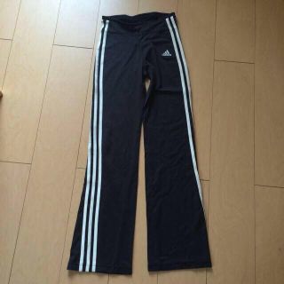 アディダス(adidas)のadidas パンツ(カジュアルパンツ)