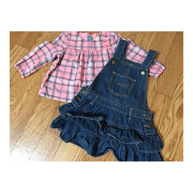 babyGAP(ベビーギャップ)のベビーギャップ ピンクトップス ジャンパースカート２点セット キッズ/ベビー/マタニティのベビー服(~85cm)(ワンピース)の商品写真