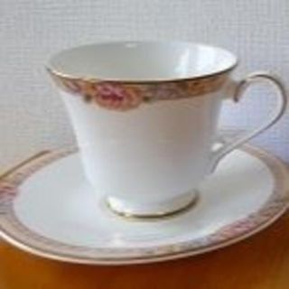 ロイヤルドルトン(Royal Doulton)のロイヤルドルトン　カップ＆ソーサー 2客(食器)