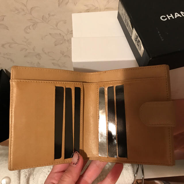 CHANEL wallet. 2