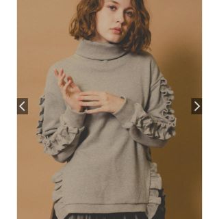 トゥモローランド(TOMORROWLAND)の新品同様☆ 'PalinkA 17AW  フリルタートルスウェットプルオーバー(トレーナー/スウェット)