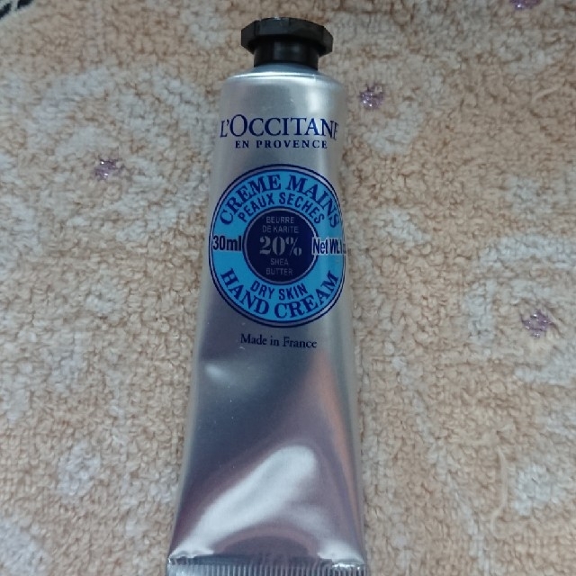 L'OCCITANE(ロクシタン)のゆきこのみち様専用！新品ロクシタン シアハンドクリーム コスメ/美容のボディケア(ハンドクリーム)の商品写真