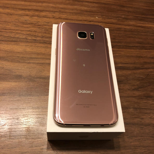 SAMSUNG(サムスン)のGalaxy S7edge SC-02H ドコモ ピンク 美品  スマホ/家電/カメラのスマートフォン/携帯電話(スマートフォン本体)の商品写真