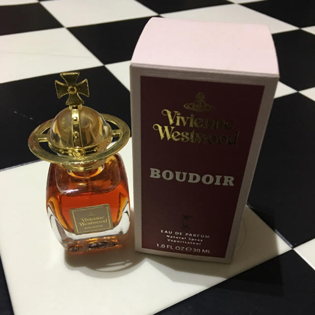 Vivienne Westwood(ヴィヴィアンウエストウッド)のVivienne Westwood ヴィヴィアン BOUDOIR 30ml コスメ/美容の香水(香水(女性用))の商品写真