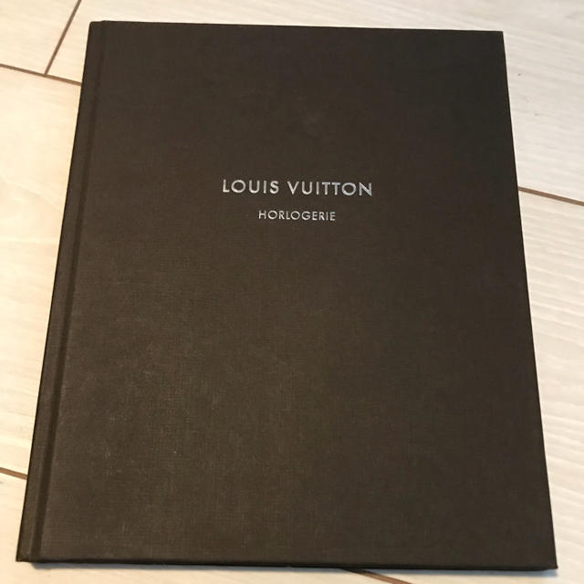 LOUIS VUITTON(ルイヴィトン)のルイヴィトン 腕時計 カタログ 送料込みです エンタメ/ホビーの本(その他)の商品写真