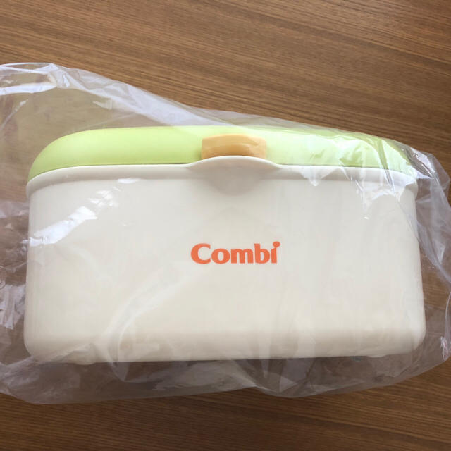 combi(コンビ)のコンビ おしりふきあたため器 クイックウォーマー  キッズ/ベビー/マタニティのおむつ/トイレ用品(ベビーおしりふき)の商品写真