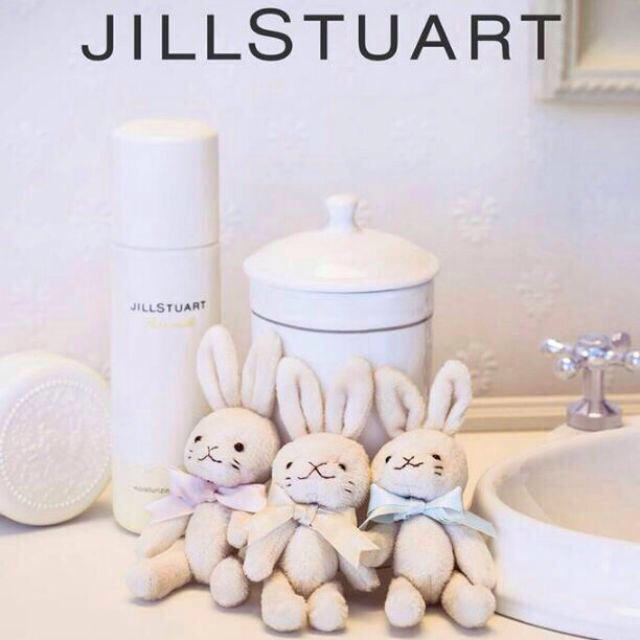 JILLSTUART(ジルスチュアート)のジルスチュアート うさぎストラップ スマホ/家電/カメラのスマホアクセサリー(ストラップ/イヤホンジャック)の商品写真