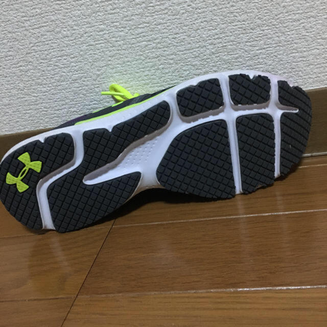 UNDER ARMOUR(アンダーアーマー)のアンダーアーマー ランニングシューズ レディースの靴/シューズ(スニーカー)の商品写真