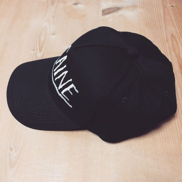 新品 未使用 AZS TOKYO cocaine cap