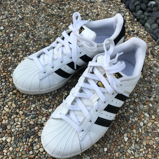 adidas(アディダス)のアディダス スーパースター22.5cm 中古  ABC mart購入日 レディースの靴/シューズ(スニーカー)の商品写真